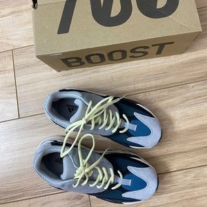 Yeezy Boost 700